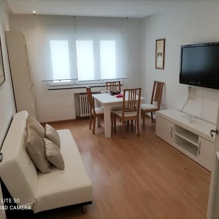 Plaza Longoria Carbajal -situado En Centro Apartman